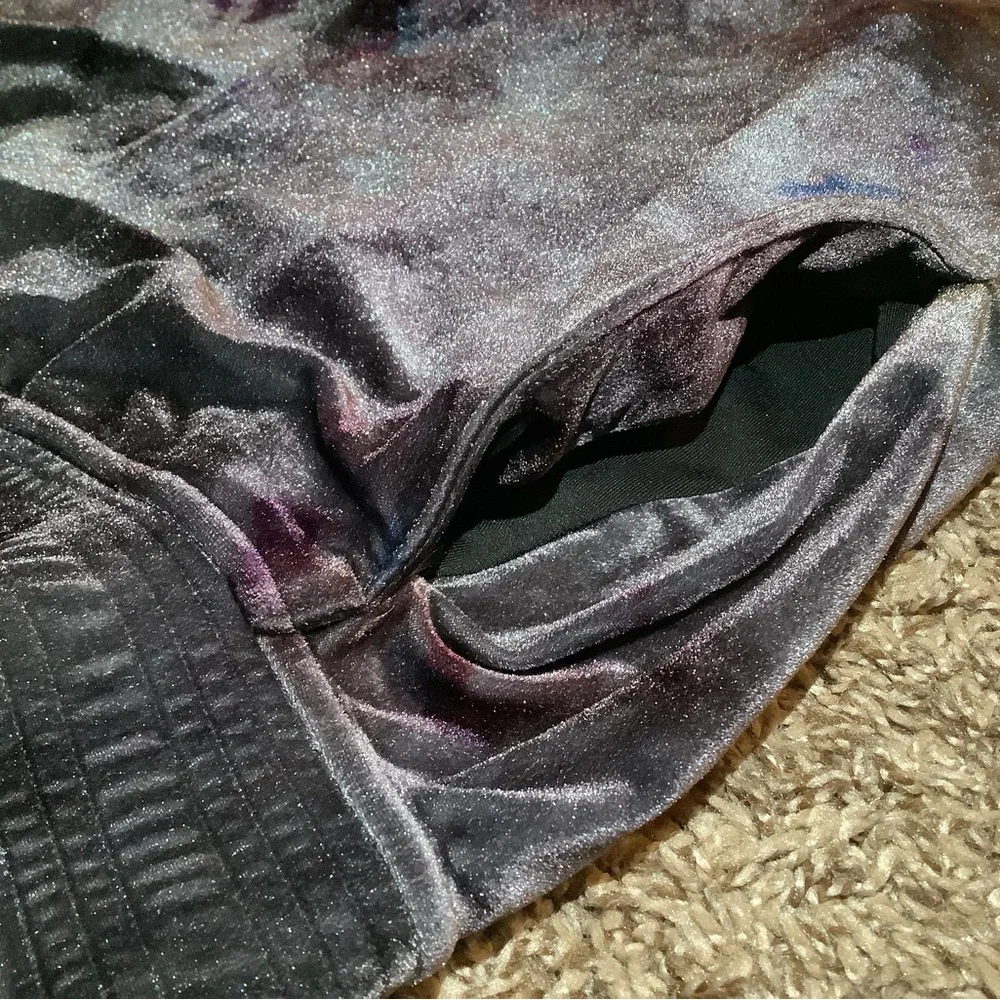 Lululemon athletica velour wide leg pants, gray w/multicolored design, size: 8 - Picture 5 of 12